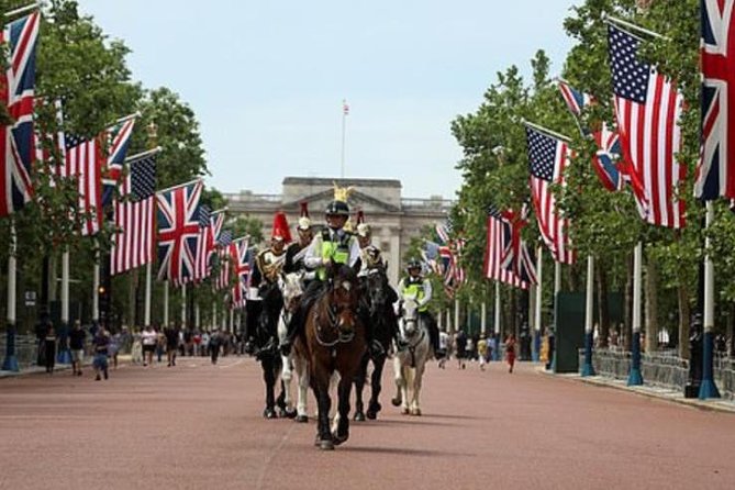 Private London Highlights Tour with Experienced Guide in Taxi - Westminster Abbey, Parliament, and Big Ben