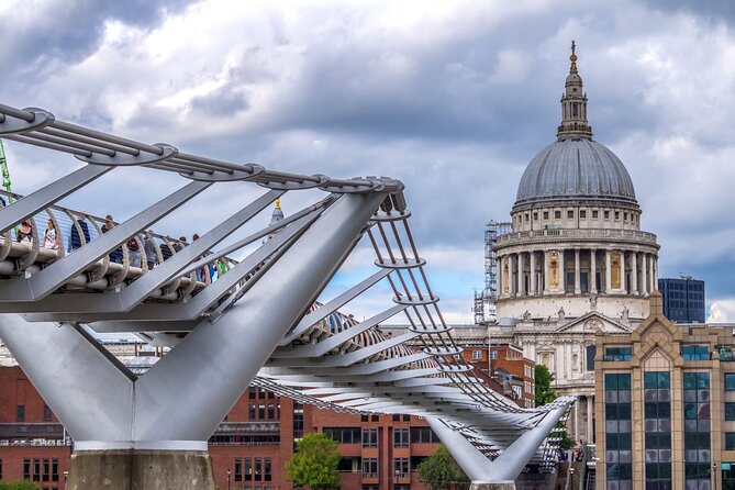 Private London Kickstart City Tour - St. Paul’s Cathedral and the Thames View