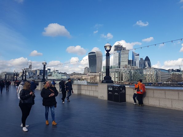 Private London Panoramic Tour by Car with Pick Up From Your Hotel - Shakespeare’s Globe and the walk toward Tower Bridge
