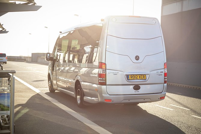 Private Minibus Arrival Transfer: Gatwick to Central London Airport - Who will get the most from this transfer
