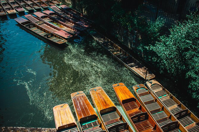 Private | Oxford University Punting Tour - What this Oxford punt actually offers