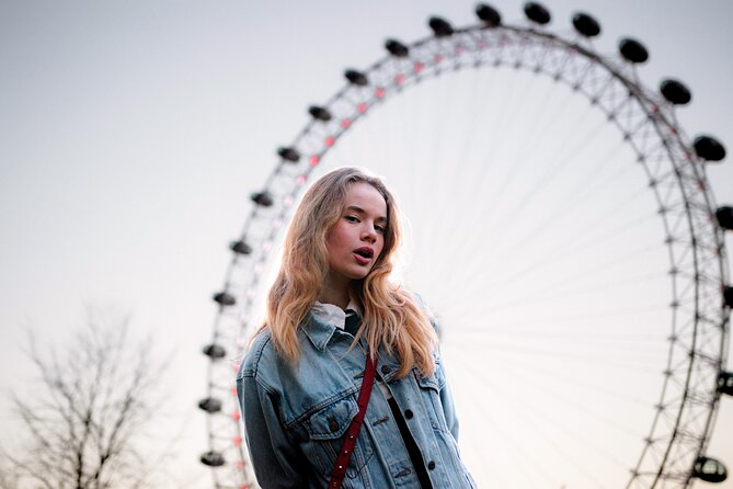 Private Photoshoot Outside The London Eye - Is $100.82 good value for a group?
