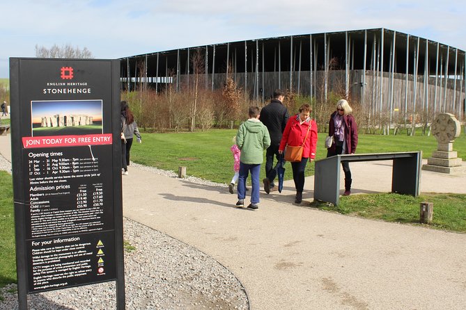 Private Pre Cruise Excursion Transfer London to Southampton Port Via Stonehenge - Optional Salisbury Cathedral stop