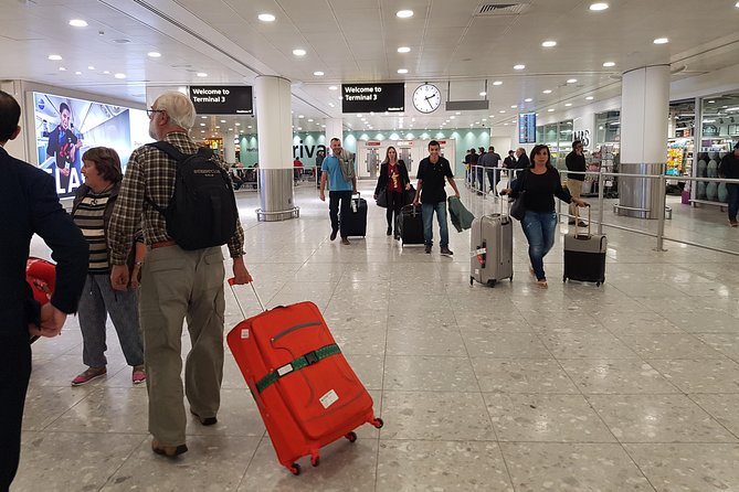 Private Round Trip Transfer between London Airports and Hotel - Group size, luggage, and child seats