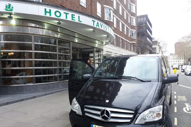 Private Round Trip Transfer between London Airports and Hotel - What flight tracking really means for your arrival