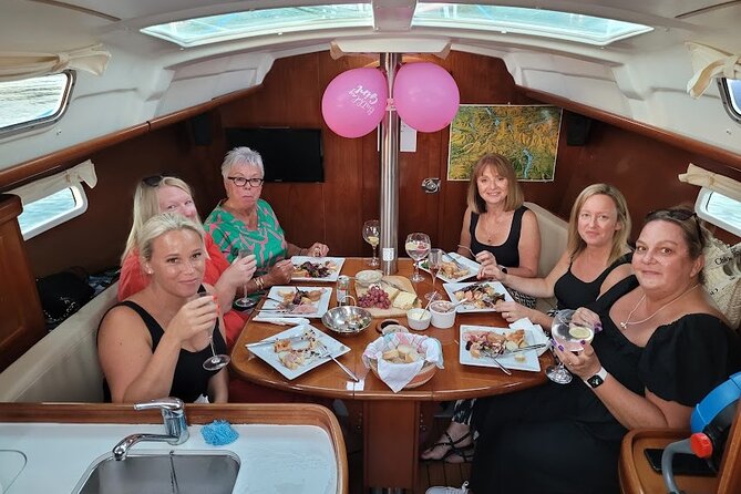 Private Sail and Dine Experience on Lake Windermere - Who should book this experience