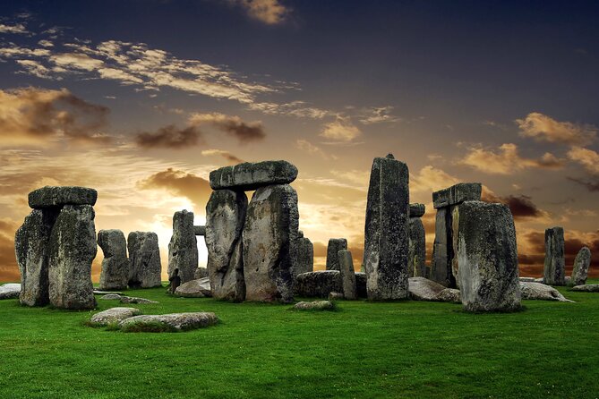 Private Stonehenge, Woodhenge, Avebury Stone Circle Day Tour - Woodhenge: a short stop with an important role