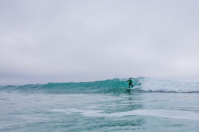 Private Surfing Lesson - Timing, meeting point, and the shape of your day