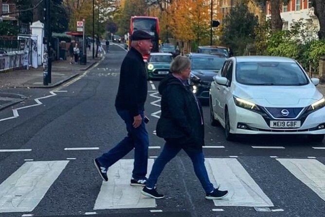 Private The Beatles Taxi Tour in London - Abbey Road Studios and the limits of the stop