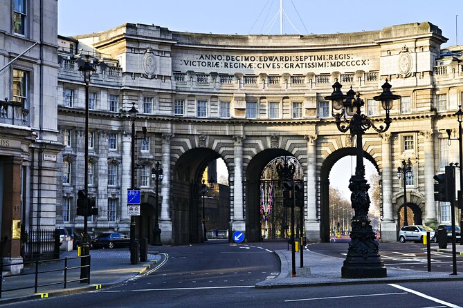Private Tour: Black Taxi Tour of London - Parliament, Big Ben, and Trafalgar Square