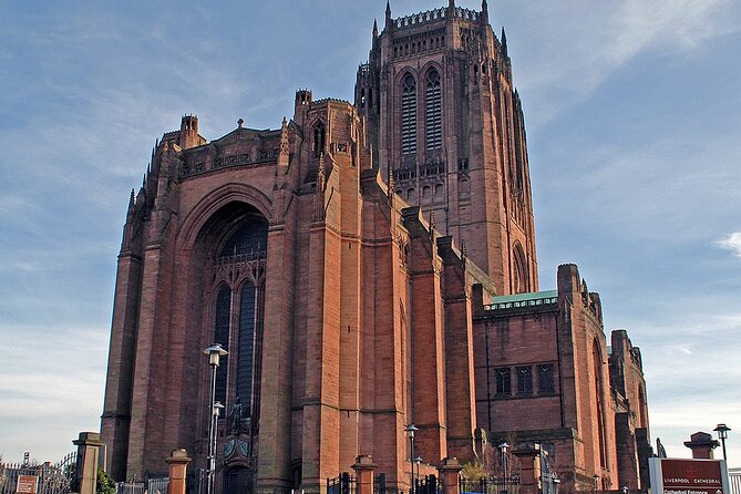 Private Tour in Liverpool – History, Football, Views & Local Beer - What the private vehicle changes