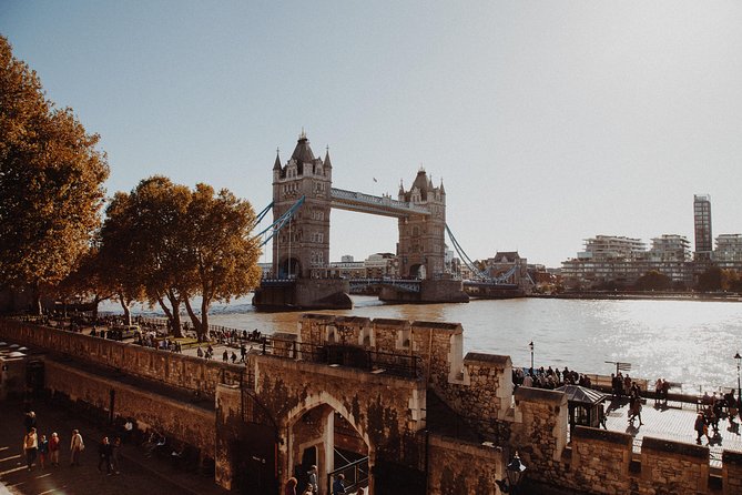 Private Tour London Highlights, entries Westminster Abbey, The Tower of London - Buckingham Palace and the royal route