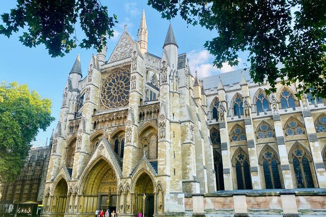 Private Tour London Highlights, entries Westminster Abbey, The Tower of London - Trafalgar Square and Whitehall: a smart start