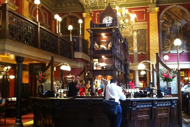 Private Tour of London's Historic Pubs - Who will enjoy this three-and-a-half-hour outing