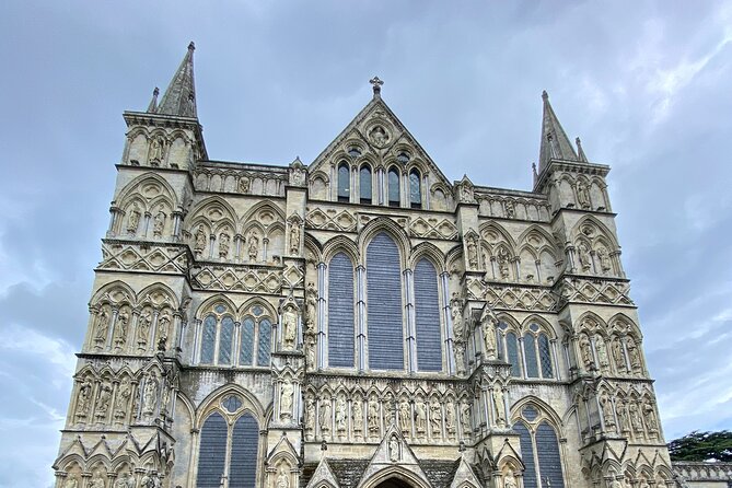 Private Tour of Stonehenge and Salisbury Cathedral - The Wheatsheaf and a proper pub pause