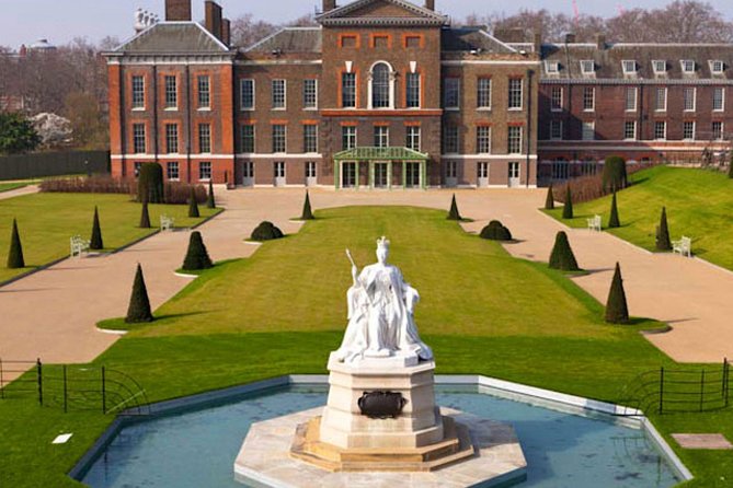 Private Tour: Royal High Tea At Kensington Palace Gardens - What the guides add to the experience