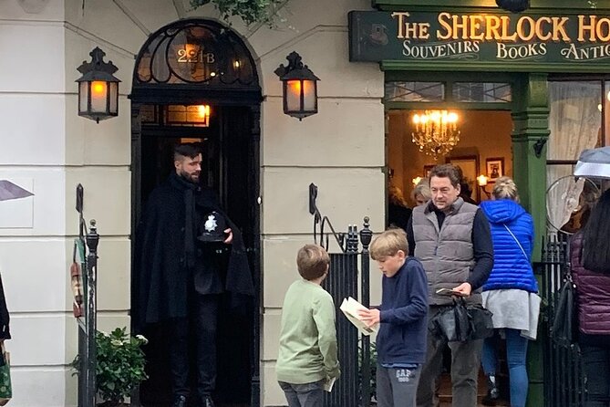 Private Tour: The London of Shakespeare, the Beatles, James Bond and Sherlock Holmes by Traditional Black Cab - What This Private London Tour Really Offers