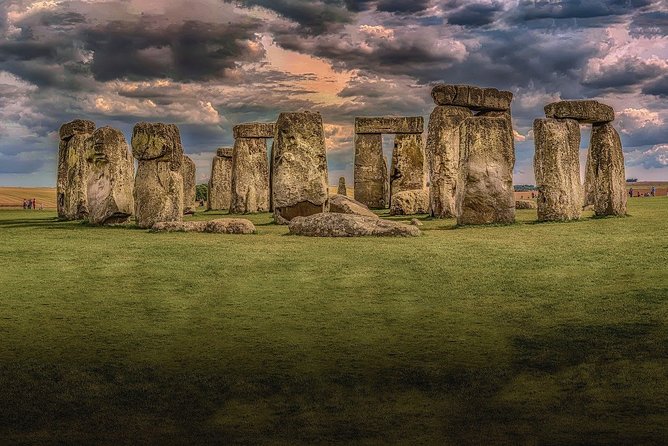 Private Tour to Stonehenge and Highclere Castle (Downton Abbey) - The Egypt exhibition and the Carnarvon connection
