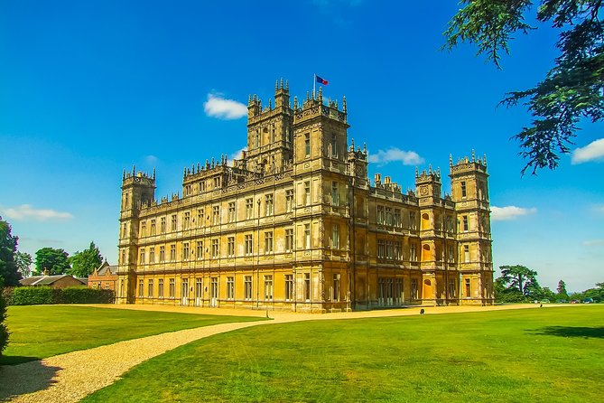 Private Tour to Stonehenge and Highclere Castle (Downton Abbey) - Exploring the grounds before returning to London