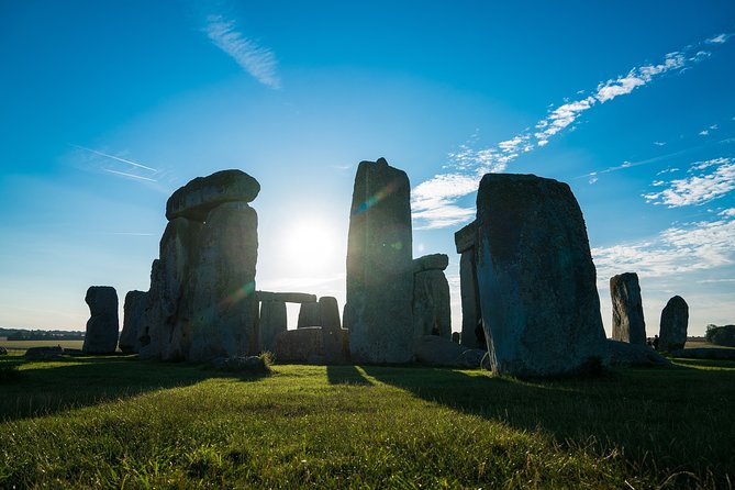 Private Tour to Stonehenge and Highclere Castle (Downton Abbey) - Stonehenge: prehistoric stones and a useful audio guide
