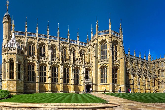 Private Tour to Stonehenge and Windsor Castle - Stonehenge before the big coaches arrive
