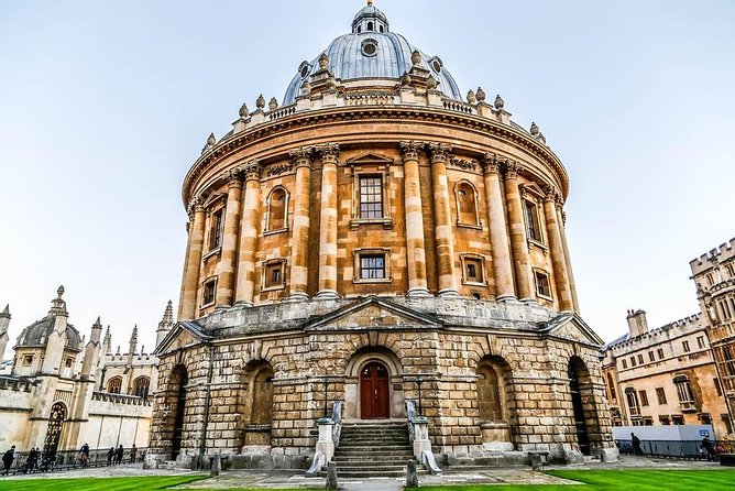 Private Tour to Stratford-Upon-Avon and The Cotswolds - Oxford through backstreets and academic stories