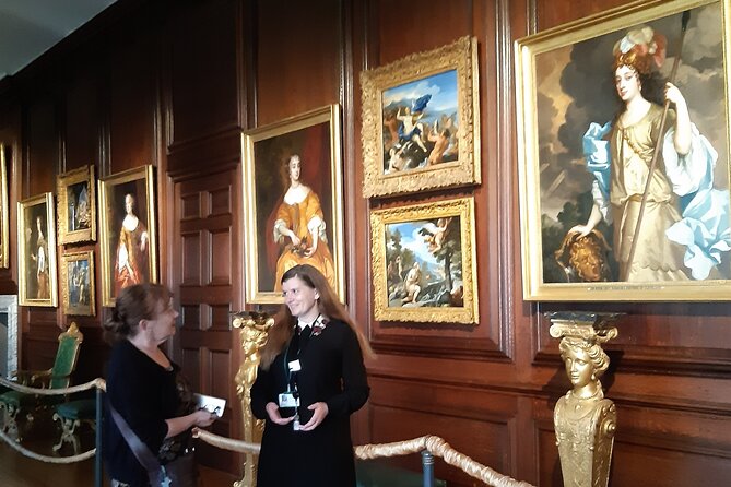 Private tour with an accredited expert guide Hampton Court Palace - Why a private guide changes Hampton Court