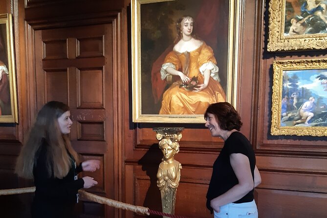 Private tour with an accredited expert guide Hampton Court Palace - The Great Hall and Catherine Howard’s Haunted Gallery