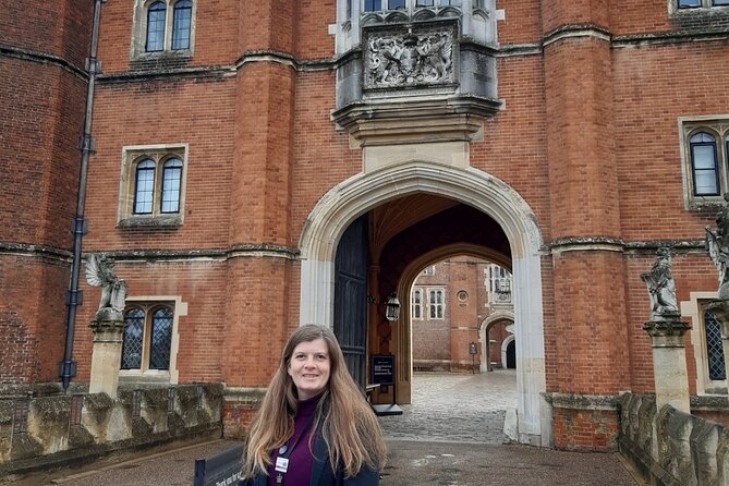 Private tour with an accredited expert guide Hampton Court Palace - The Baroque palace of William and Mary
