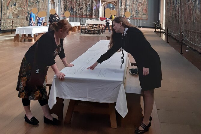 Private tour with an accredited expert guide Hampton Court Palace - Sarah Slater’s guiding style
