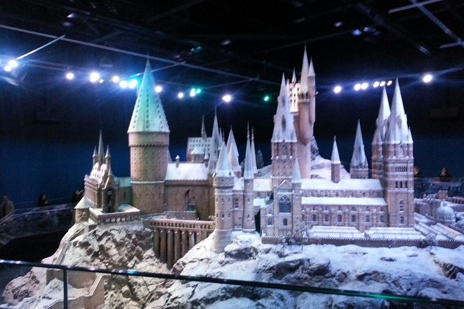 Private Transfer: Central London to Harry Potter Warner Bros Studio in Leavesden - Holiday charges, luggage, and other costs