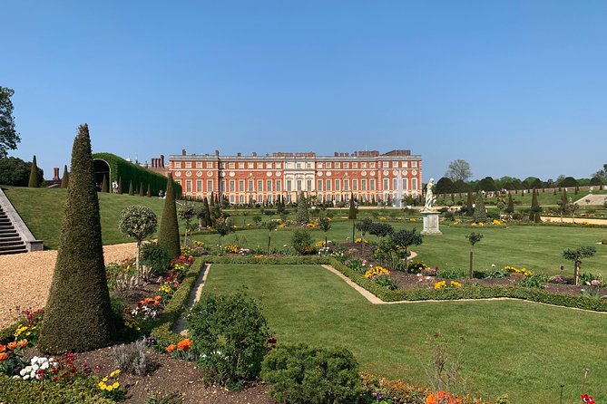 Private Vehicle To Hampton Court Palace From London With Admission Tickets - The private ride from central London