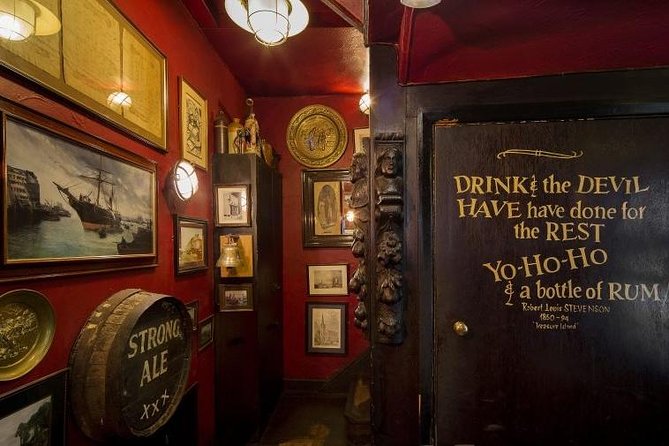 Private Walking Tour: Historic and Hidden Pubs of London - Cittie of Yorke and the tour’s wooden booths