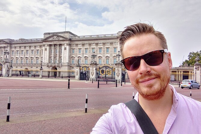 Private Walking Tour: Historic and Hidden Pubs of London - Walking, Tube travel, and the right pace