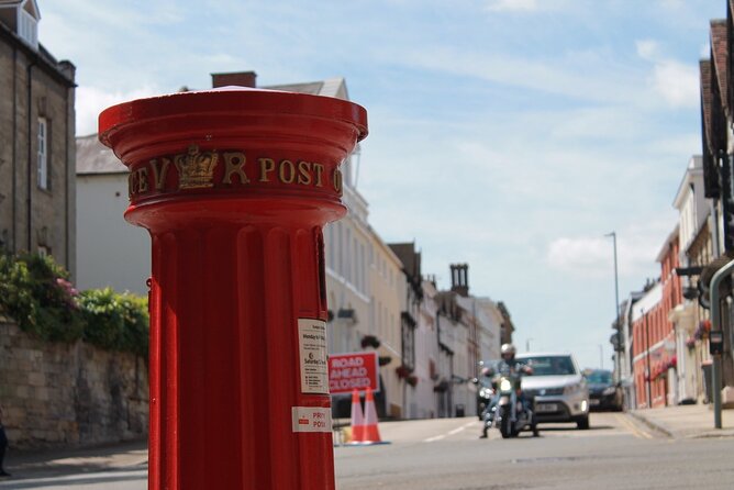 Private Walking Tour in Warwick - Castle views and small discoveries beyond the schedule