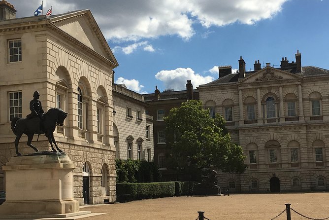 Private Walking Tour of Royal London with Changing of the Guard - What the private format adds