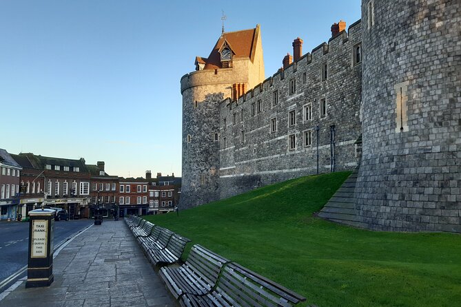 Private Walking Tour with Accredited Expert Guide Windsor Castle - Sarah’s guiding style and what you can expect