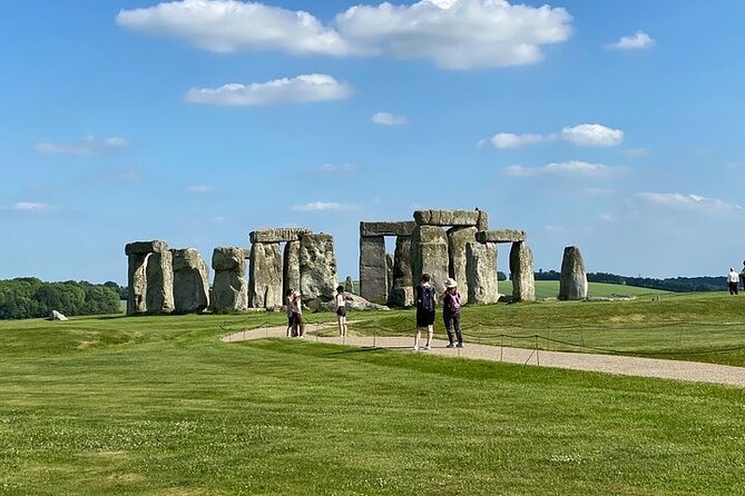 Private Windsor Castle and Stonehenge Day Tour - Families, mobility, and the pace of the day