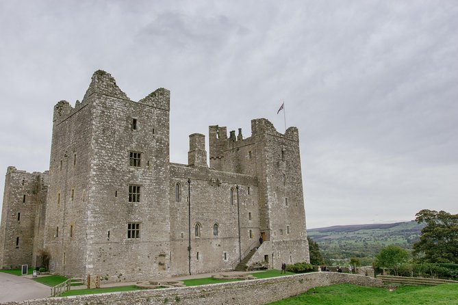 Private Yorkshire Dales from Windermere in a 16 seater Mercedes - Key points to know before booking
