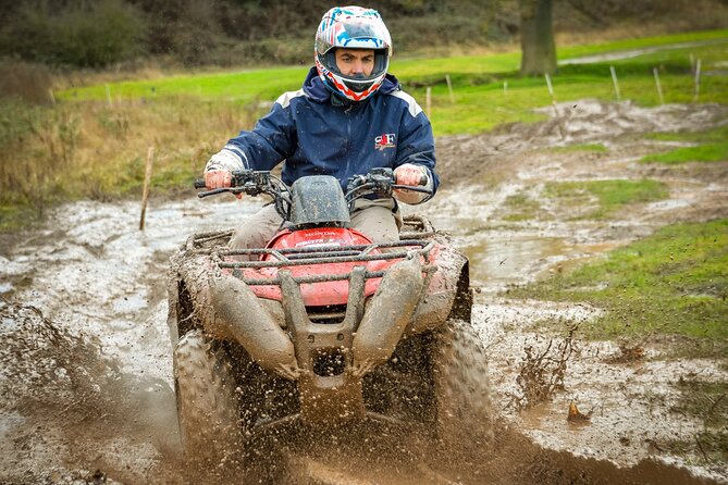 Quad Bike Trekking in Warwick - Riding through steep hills and open grassland