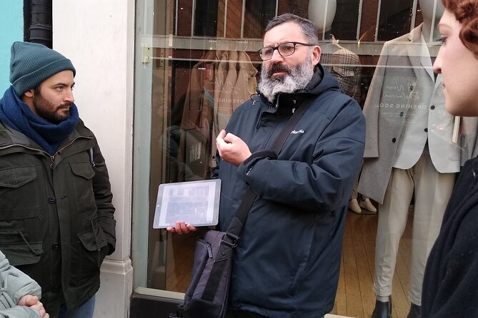 Queen Highlights Walking Tour of London - Holland Road and the story behind Bohemian Rhapsody