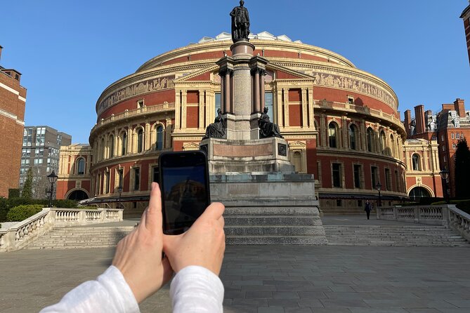 Queen Highlights Walking Tour of London - Kensington Church Street and Mary Austin’s connection