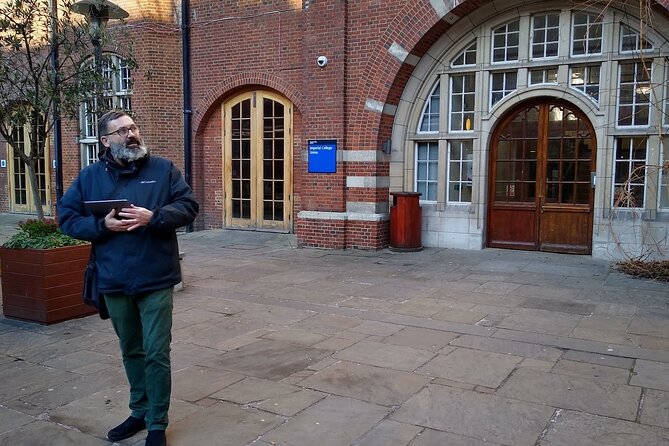 Queen Highlights Walking Tour of London - What the $23.36 price really buys you