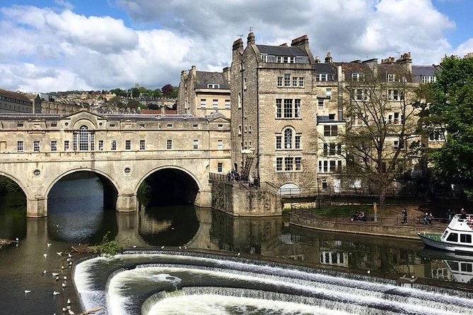 Roman Baths Entry and Walking Tour with Blue Badge Tour Guide - What the Blue Badge guide adds