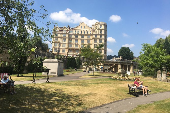 Roman Baths Entry and Walking Tour with Blue Badge Tour Guide - The Royal Crescent and the Circus