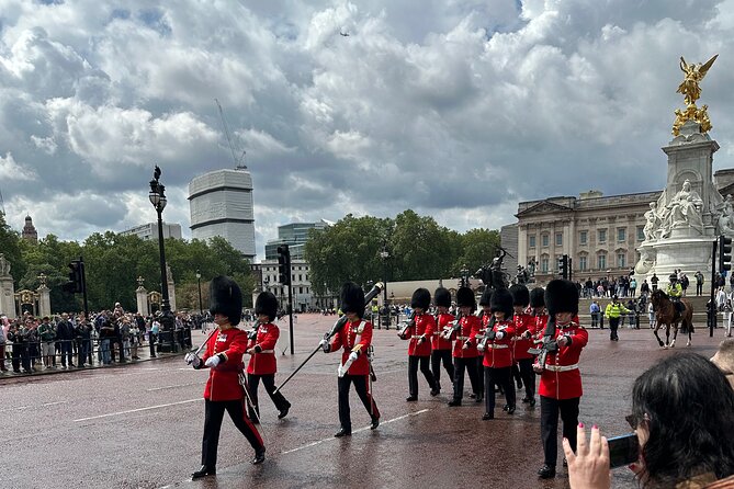 Royal English Walking Food Tour With London Food Tours - What you actually eat and drink