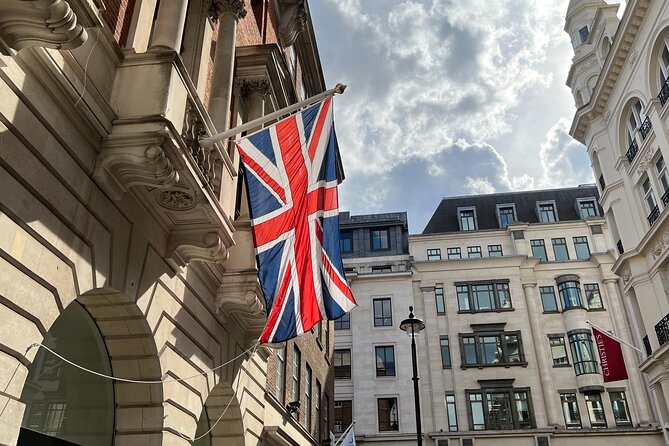 Royal Historic Pubs Walking Guided Tour in London - Beer, gin, and the real price of the experience