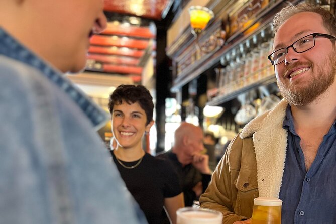 Royal Historic Pubs Walking Guided Tour in London - From royal streets to old London pubs