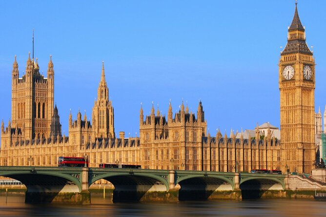 Royal London Guided Sightseeing Tour and Thames River Cruise - Trafalgar Square and the change from coach to boat