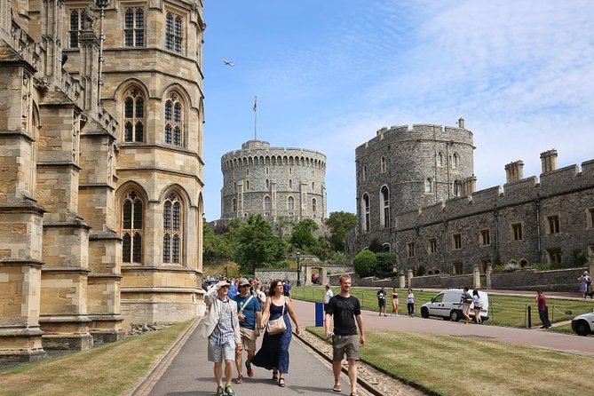 Royal Windsor, Oxford & Cotswold Private Tour - The Cotswolds villages and country roads